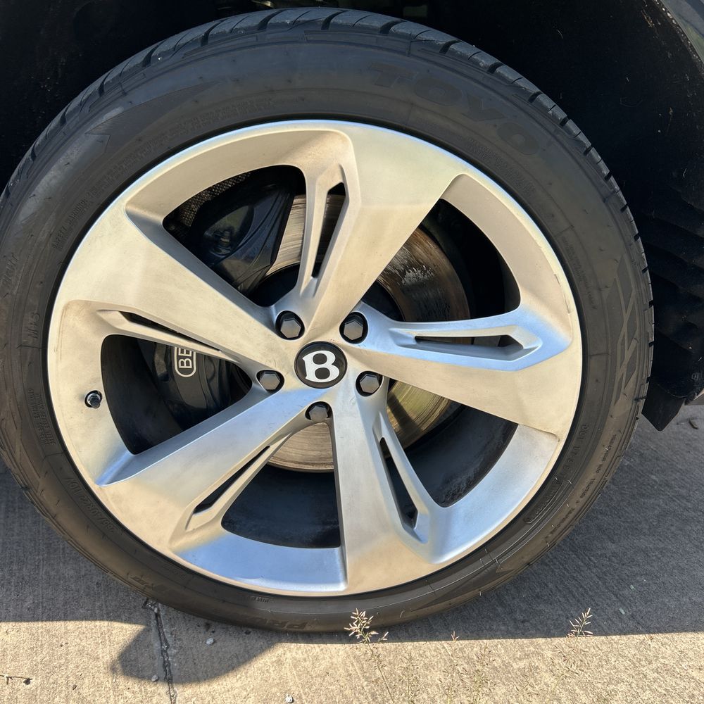 2017 Bentley Bentayga Base