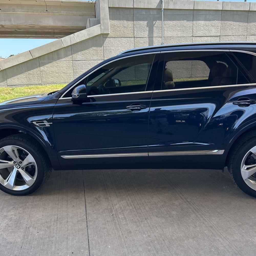 2017 Bentley Bentayga Base