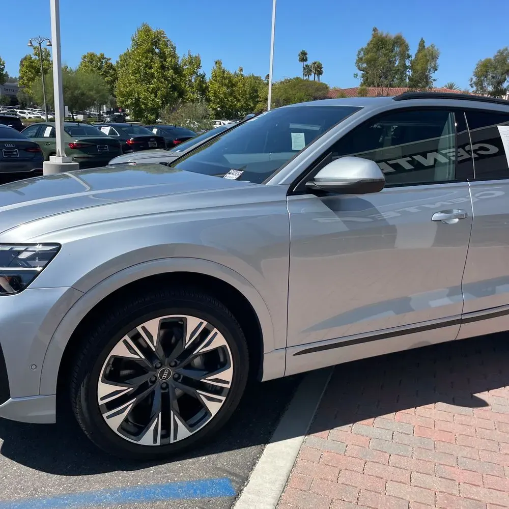 2025 Audi Q8 Premium 55