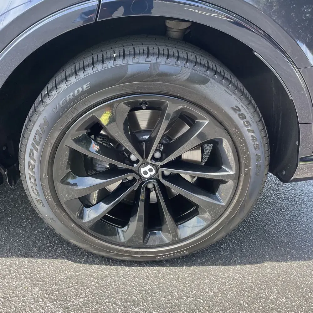 2022 Bentley Bentayga V8