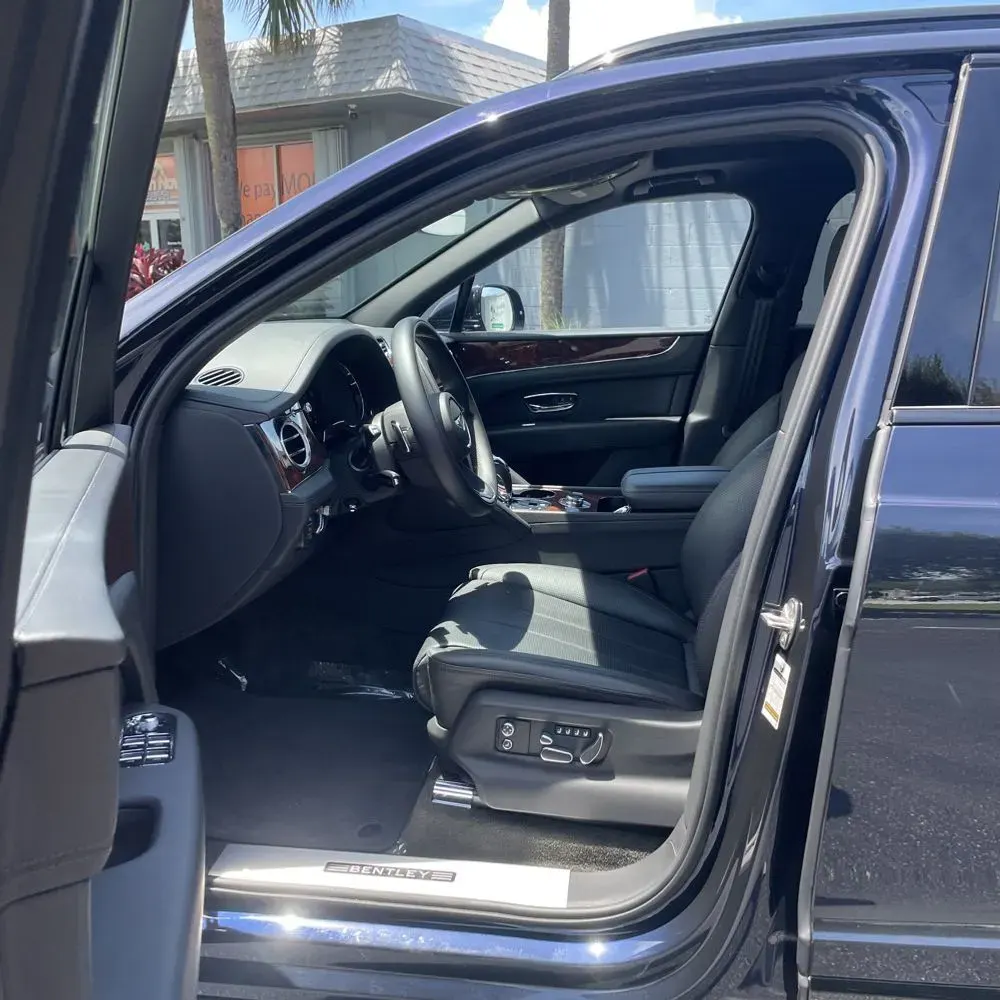 2022 Bentley Bentayga V8