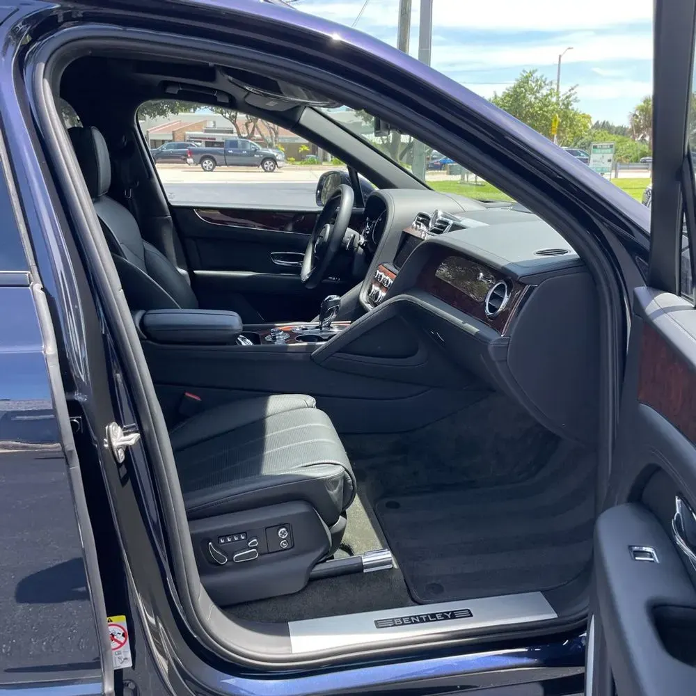 2022 Bentley Bentayga V8