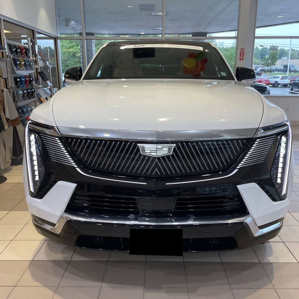 2025 Cadillac Escalade IQ Luxury 2