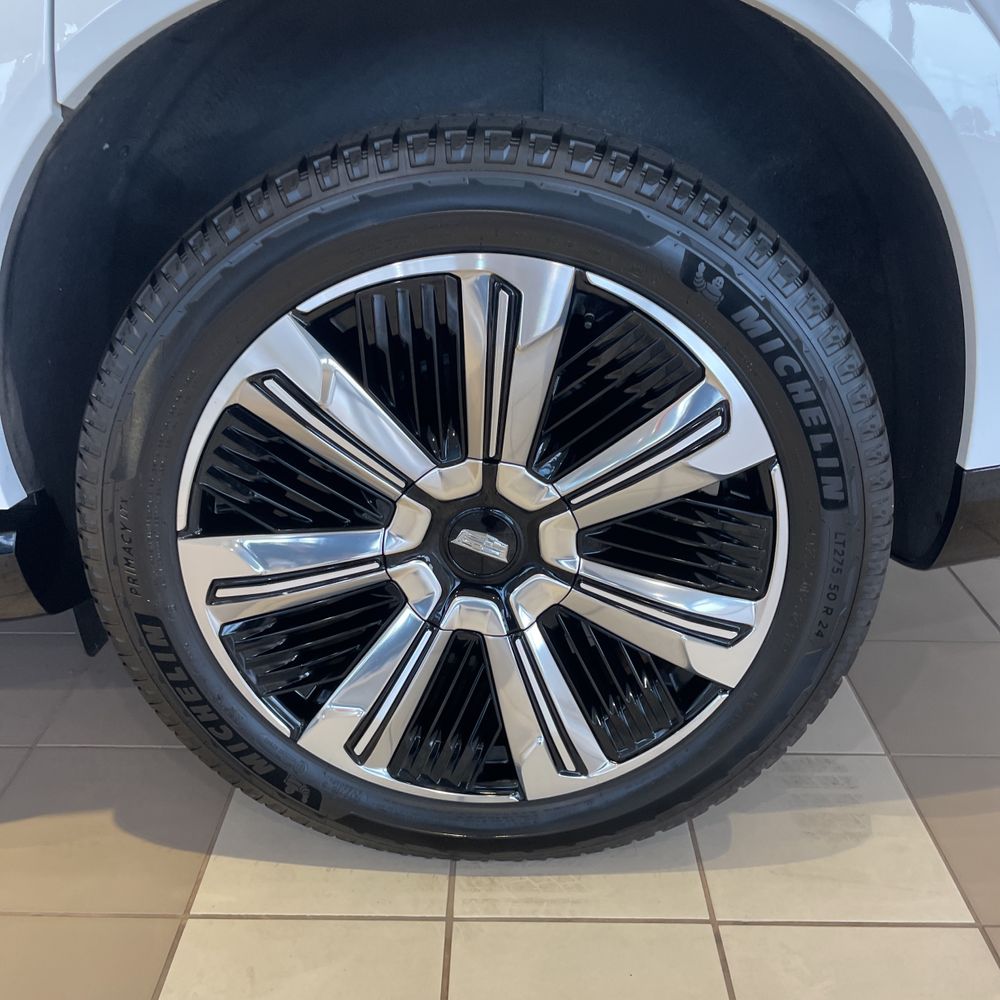 2025 Cadillac Escalade IQ Luxury 2