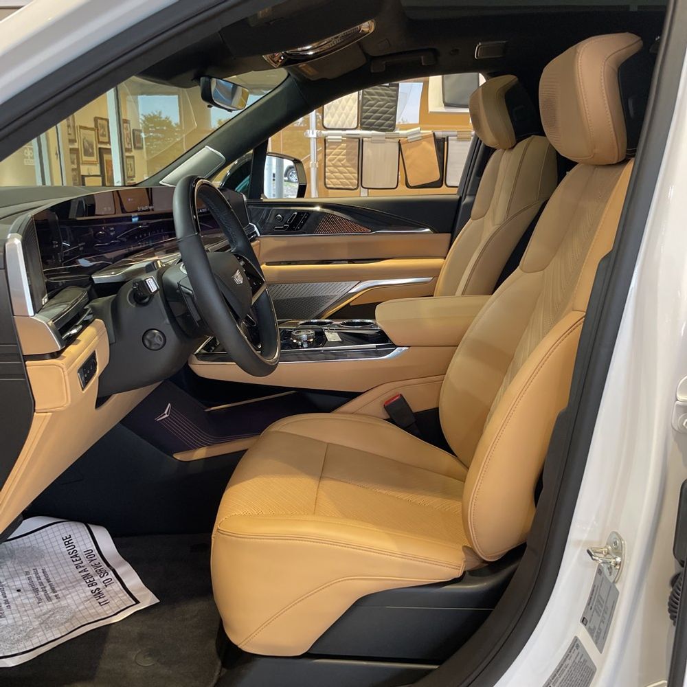 2025 Cadillac Escalade IQ Luxury 2