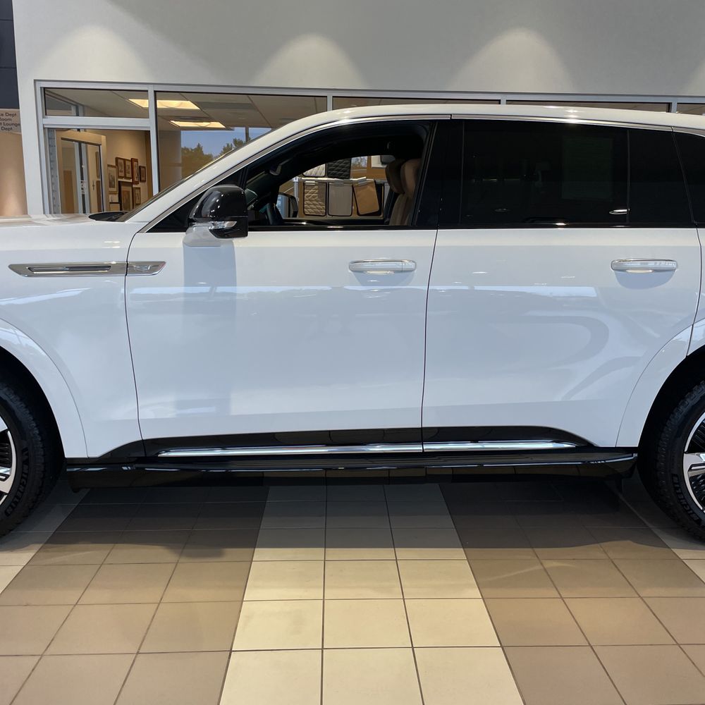 2025 Cadillac Escalade IQ Luxury 2