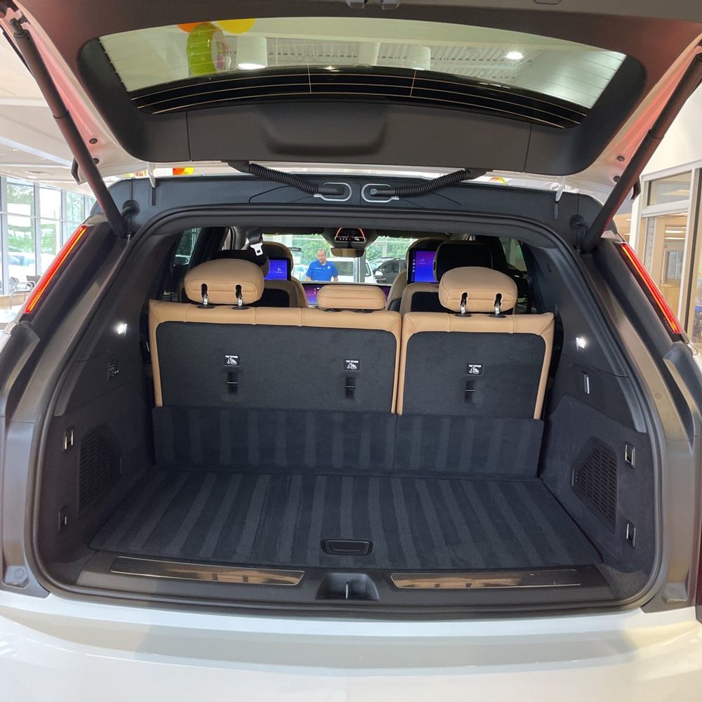 2025 Cadillac Escalade IQ Luxury 2
