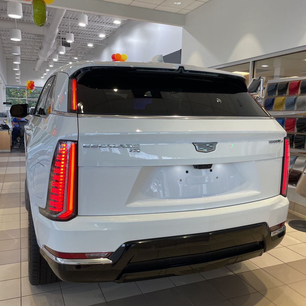 2025 Cadillac Escalade IQ Luxury 2