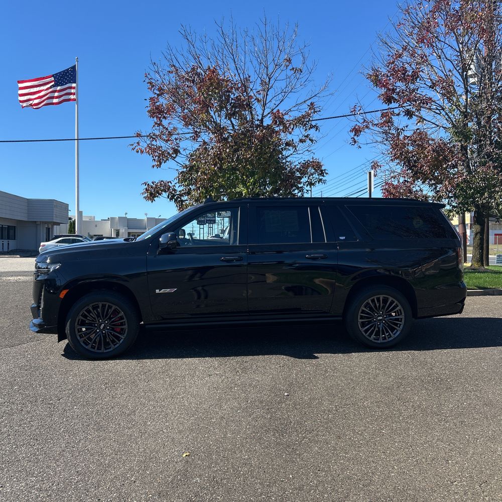 2024 Cadillac Escalade-V ESV Base