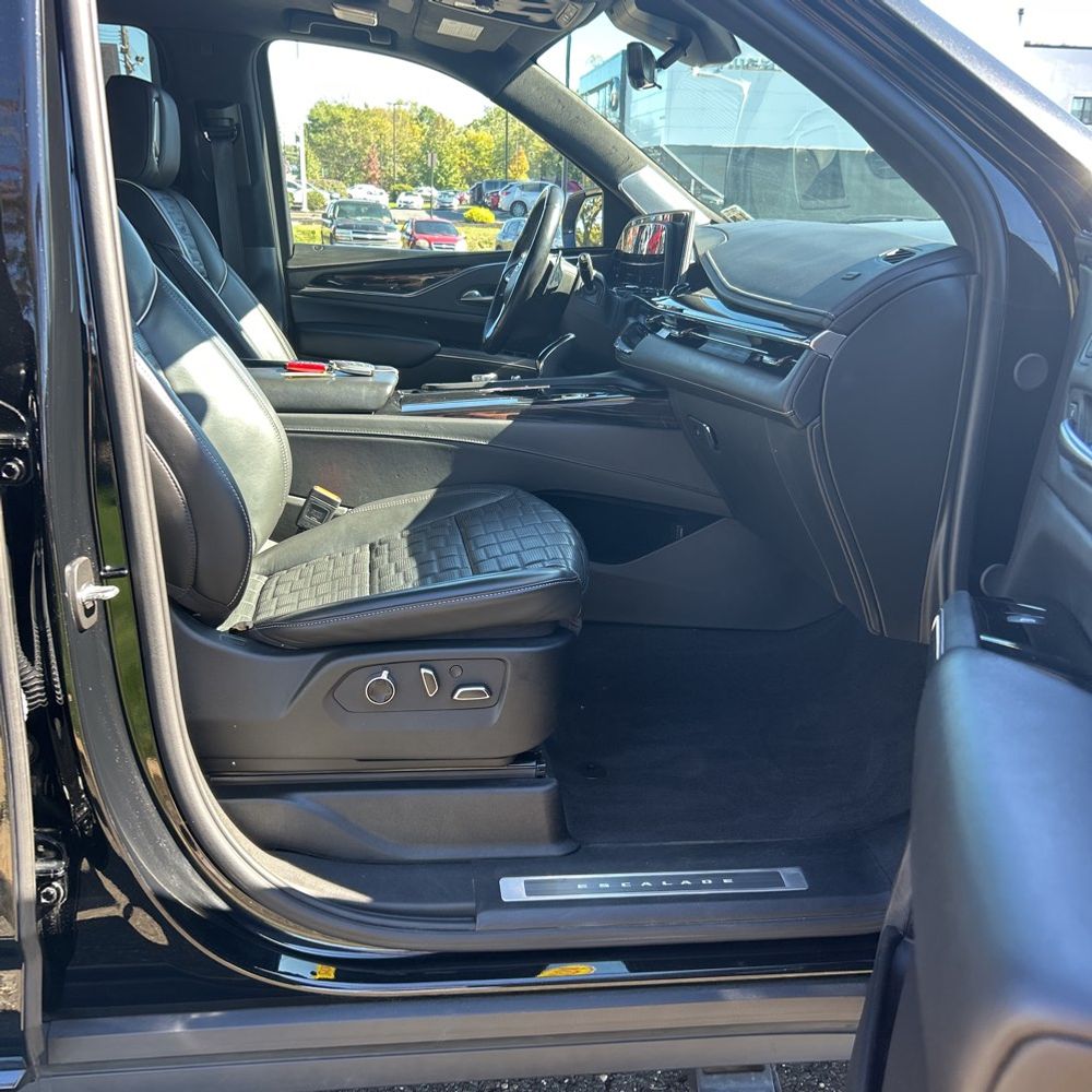 2024 Cadillac Escalade-V ESV Base