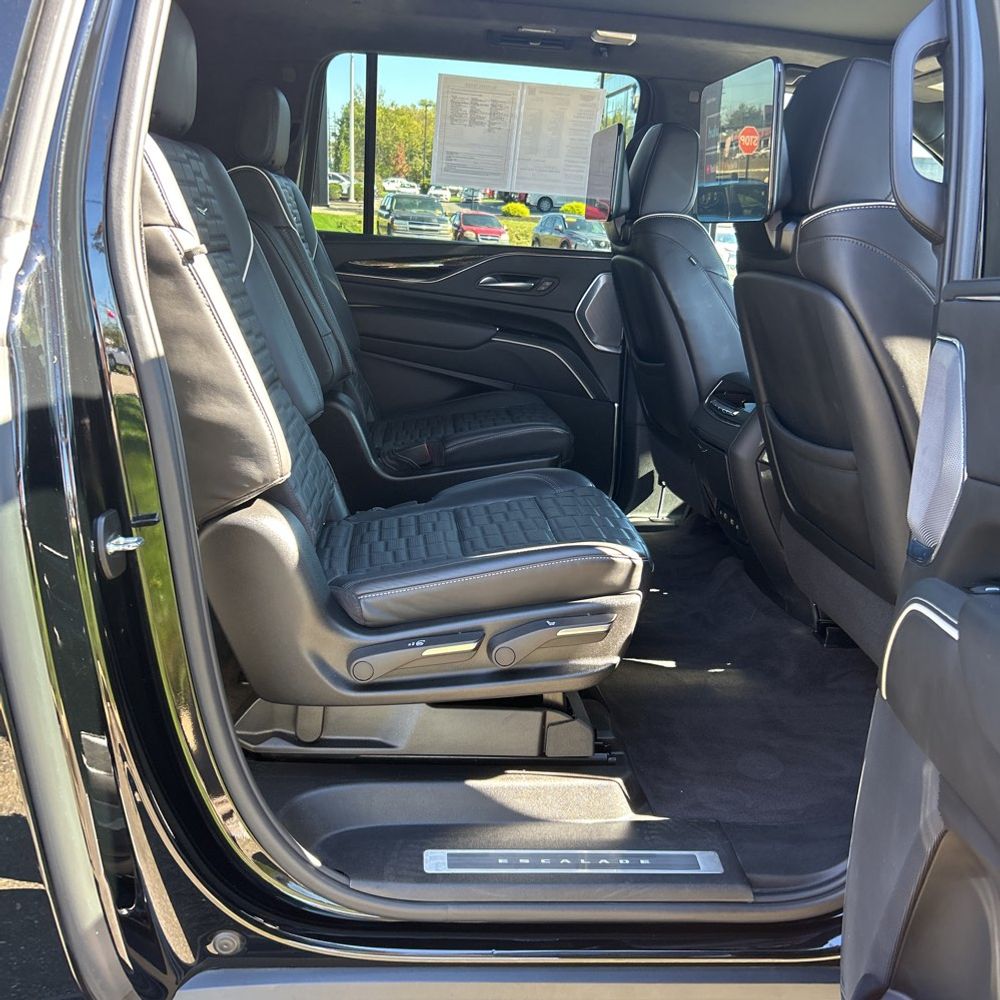 2024 Cadillac Escalade-V ESV Base