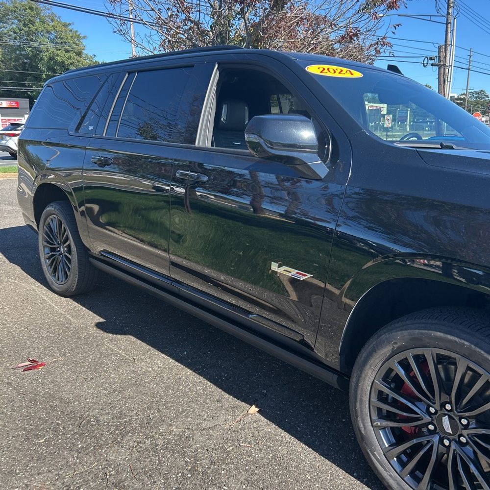 2024 Cadillac Escalade-V ESV Base