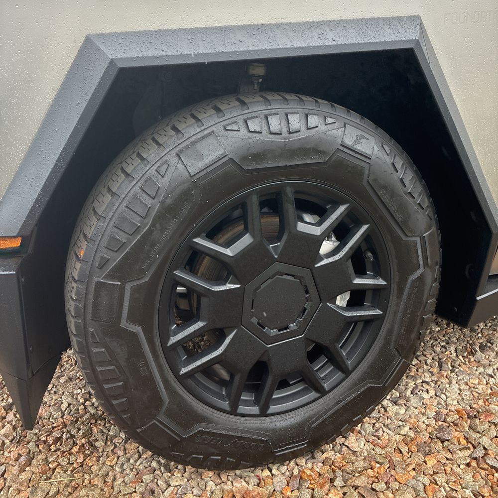 2024 Tesla Cybertruck Base
