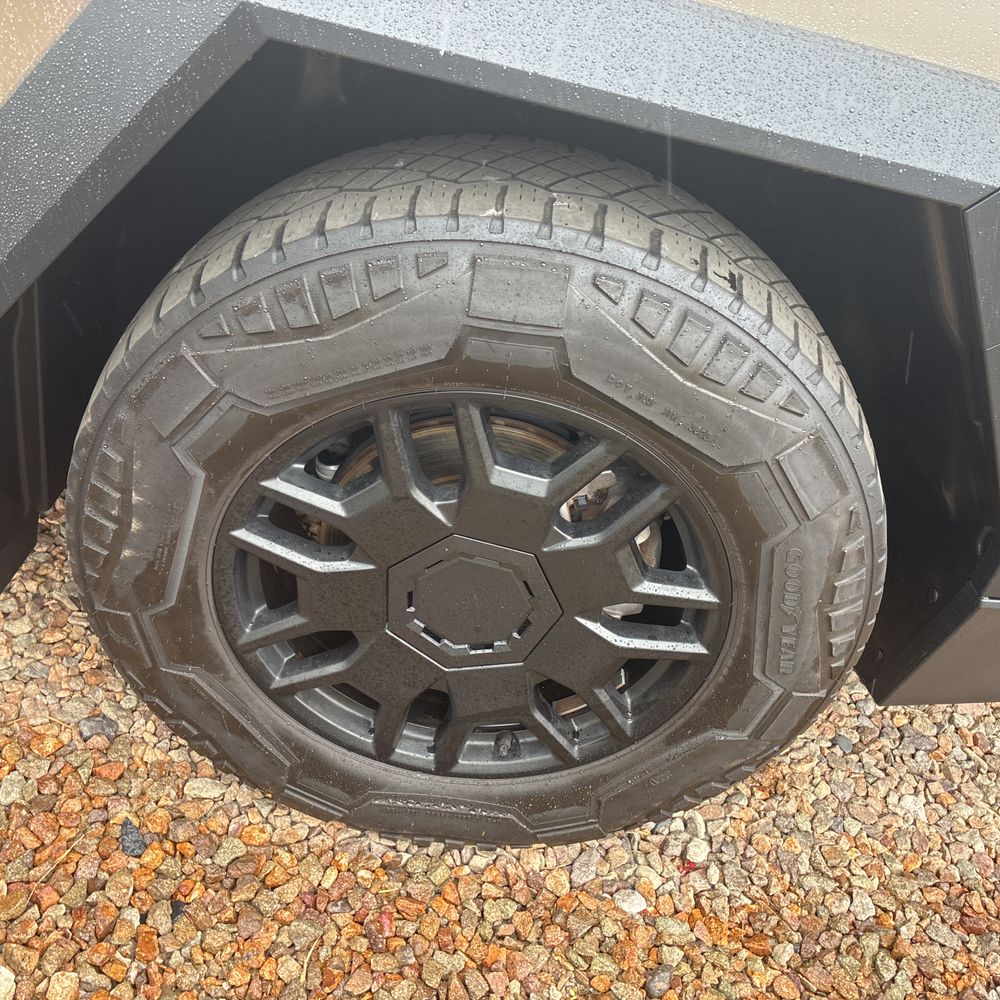 2024 Tesla Cybertruck Base