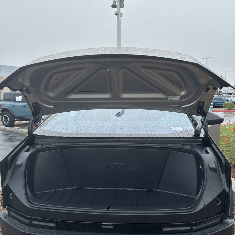 2024 Tesla Cybertruck Base