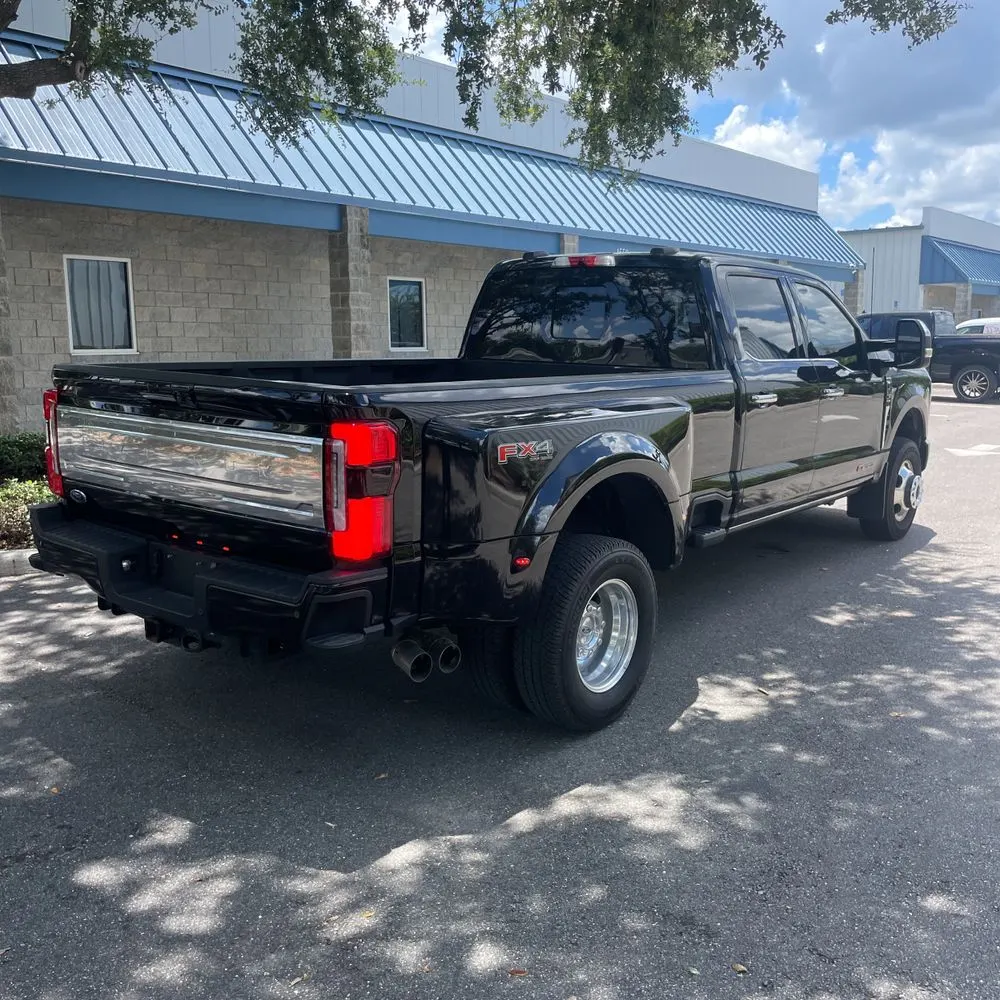 2023 Ford F-350 Super Duty Platinum