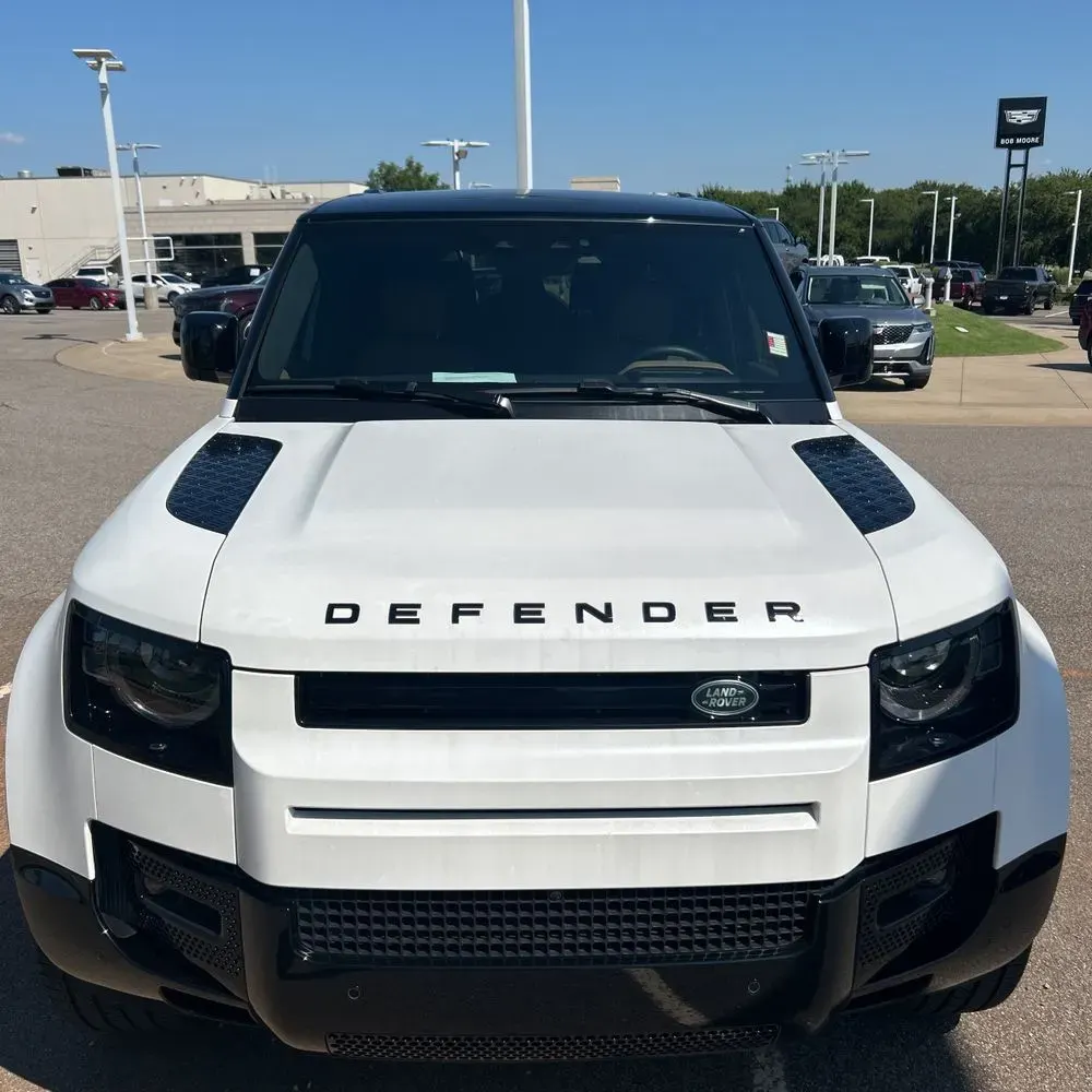 2025 Land Rover Defender 130 V8 P500
