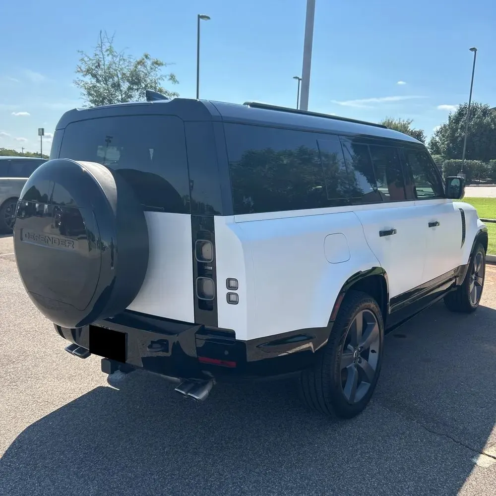 2025 Land Rover Defender 130 V8 P500