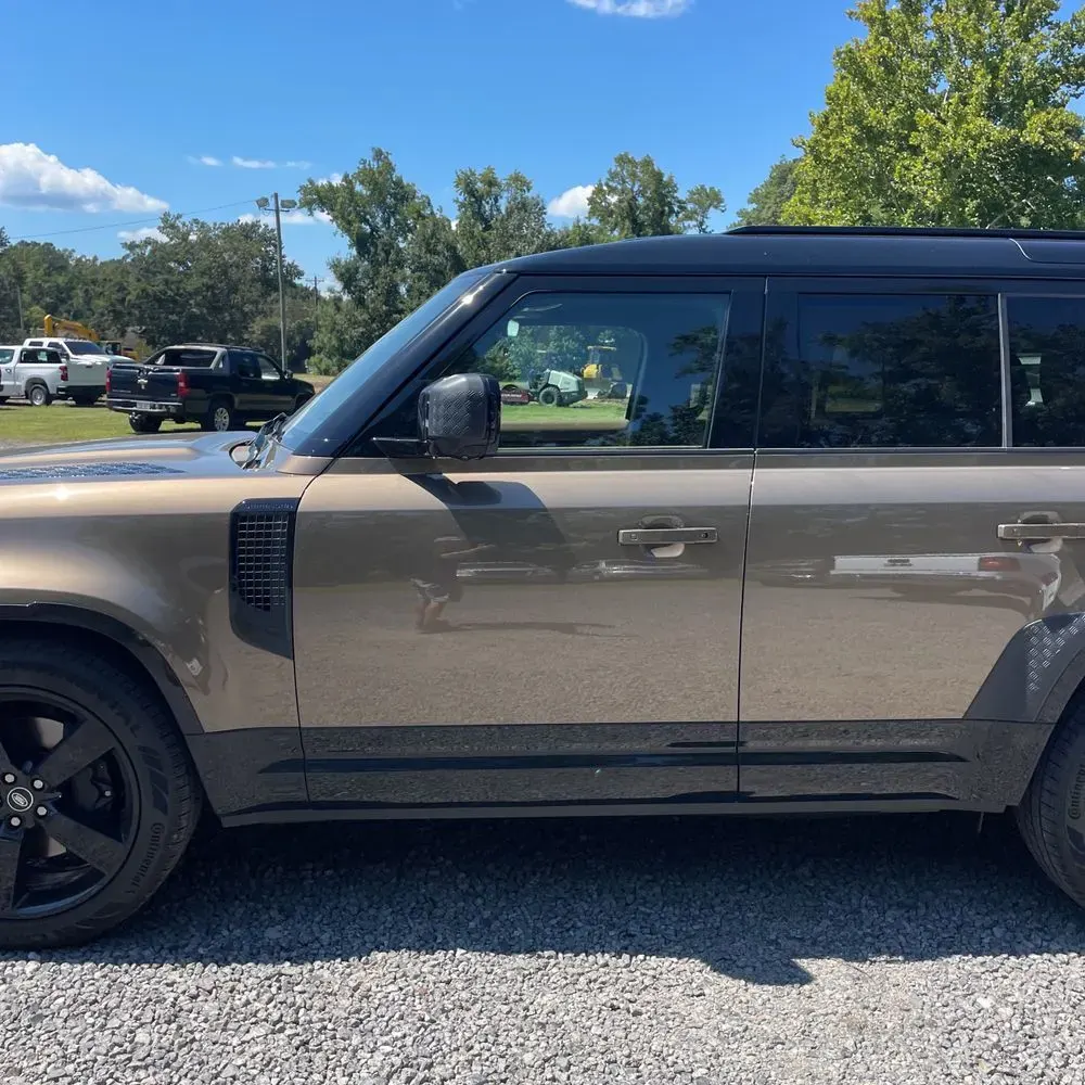 2025 Land Rover Defender 110 X-Dyn SE P400
