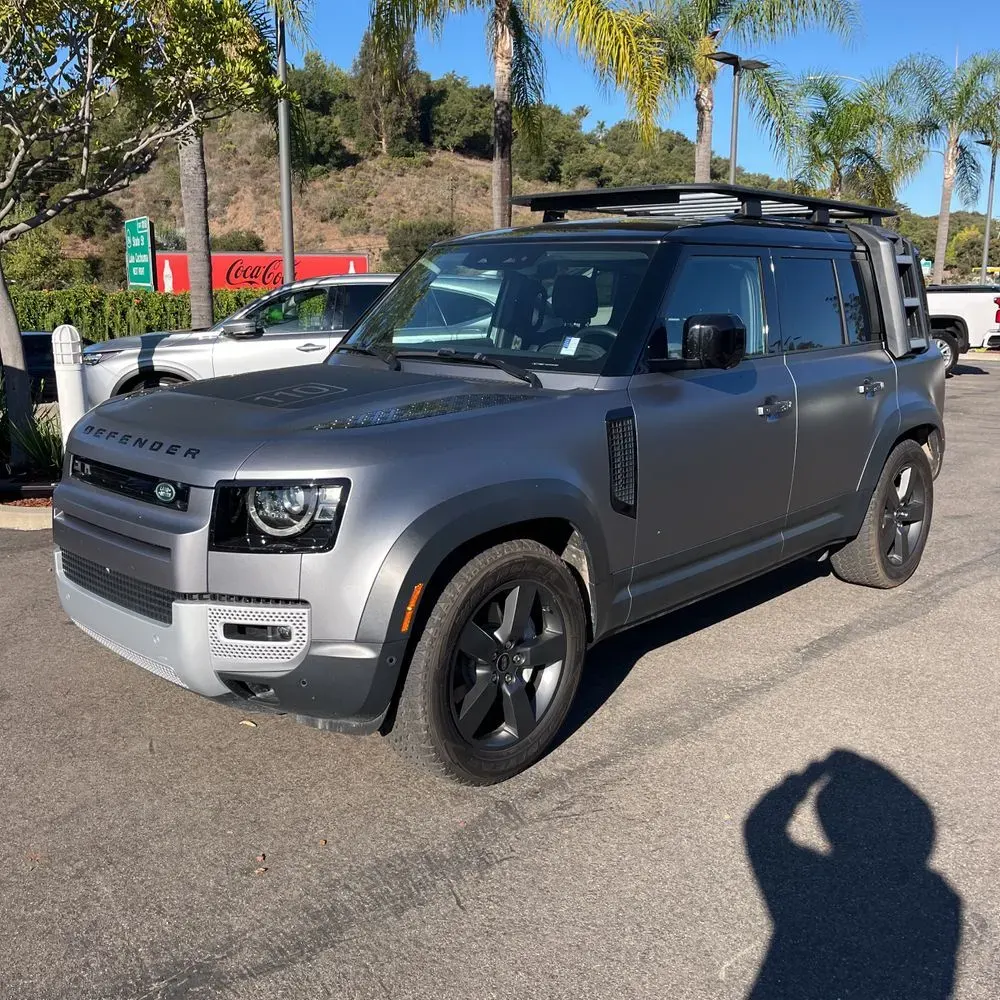 2023 Land Rover Defender 110 SE