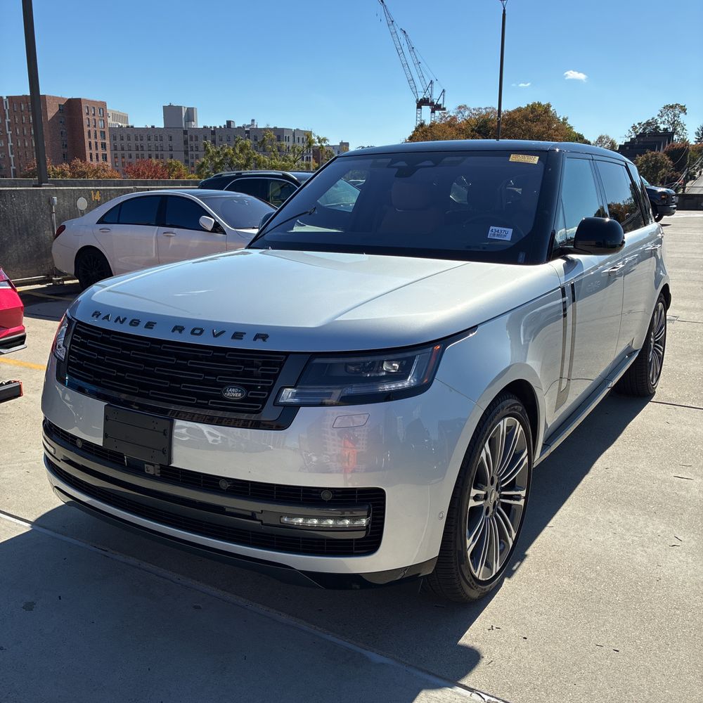 2023 Land Rover Range Rover P530 SE LWB