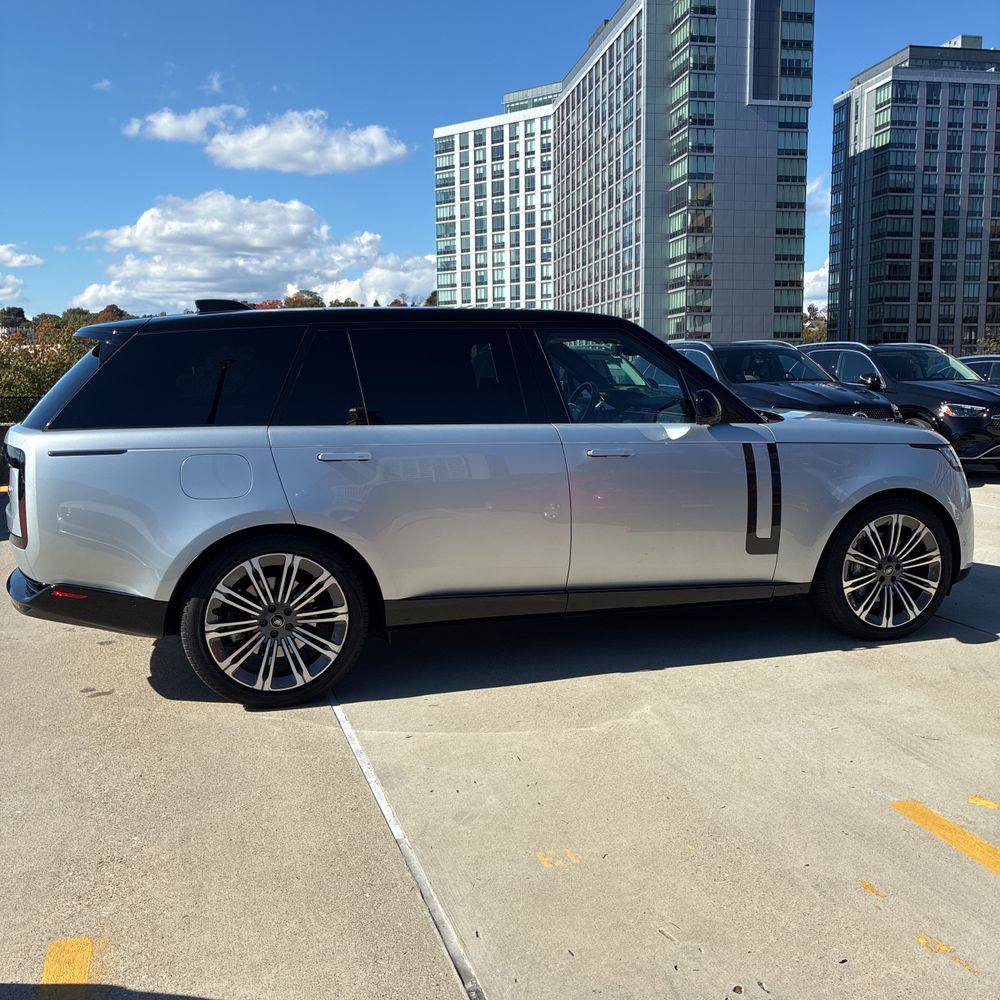 2023 Land Rover Range Rover P530 SE LWB