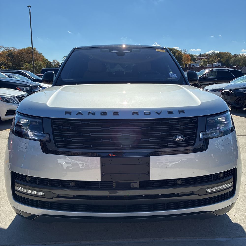 2023 Land Rover Range Rover P530 SE LWB