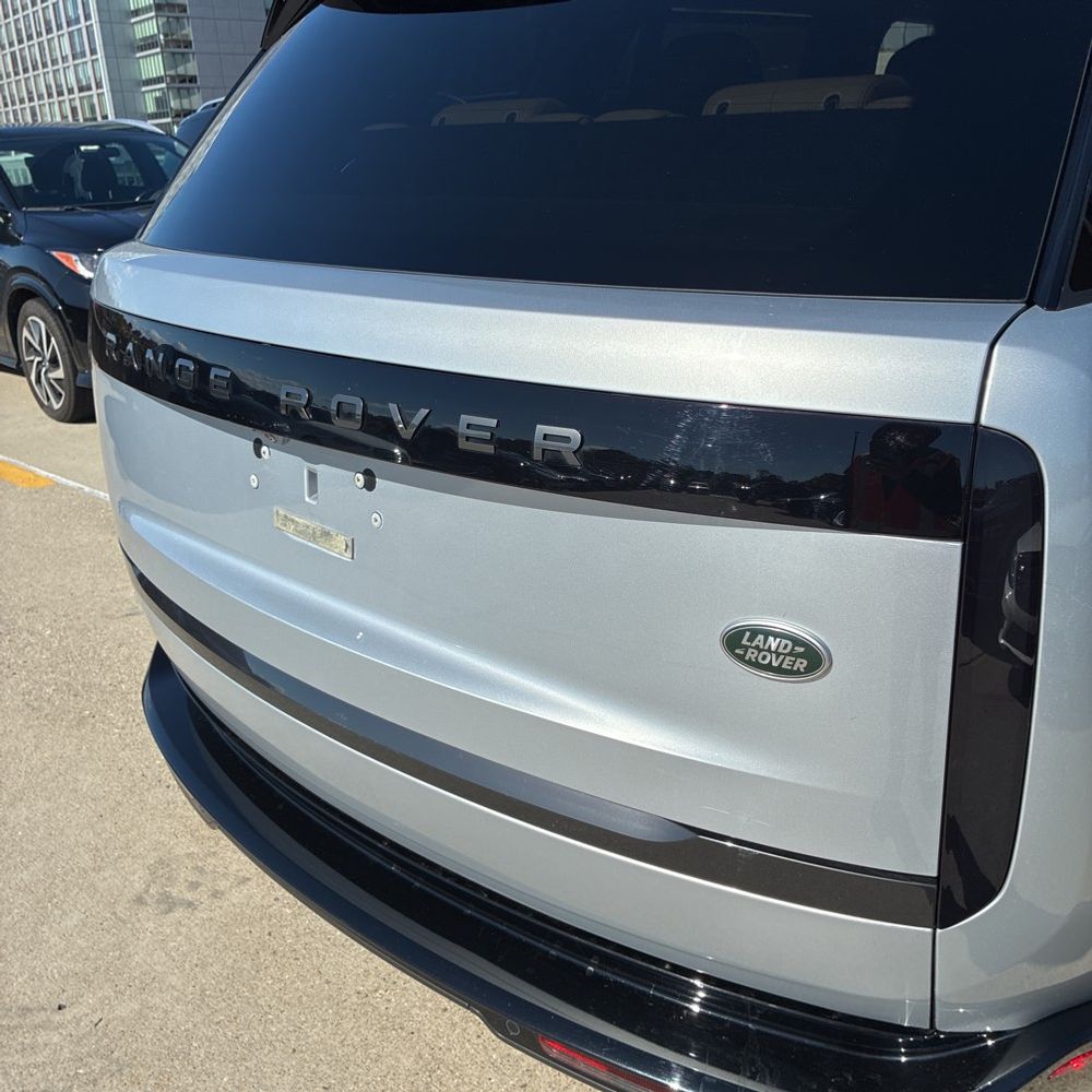 2023 Land Rover Range Rover P530 SE LWB