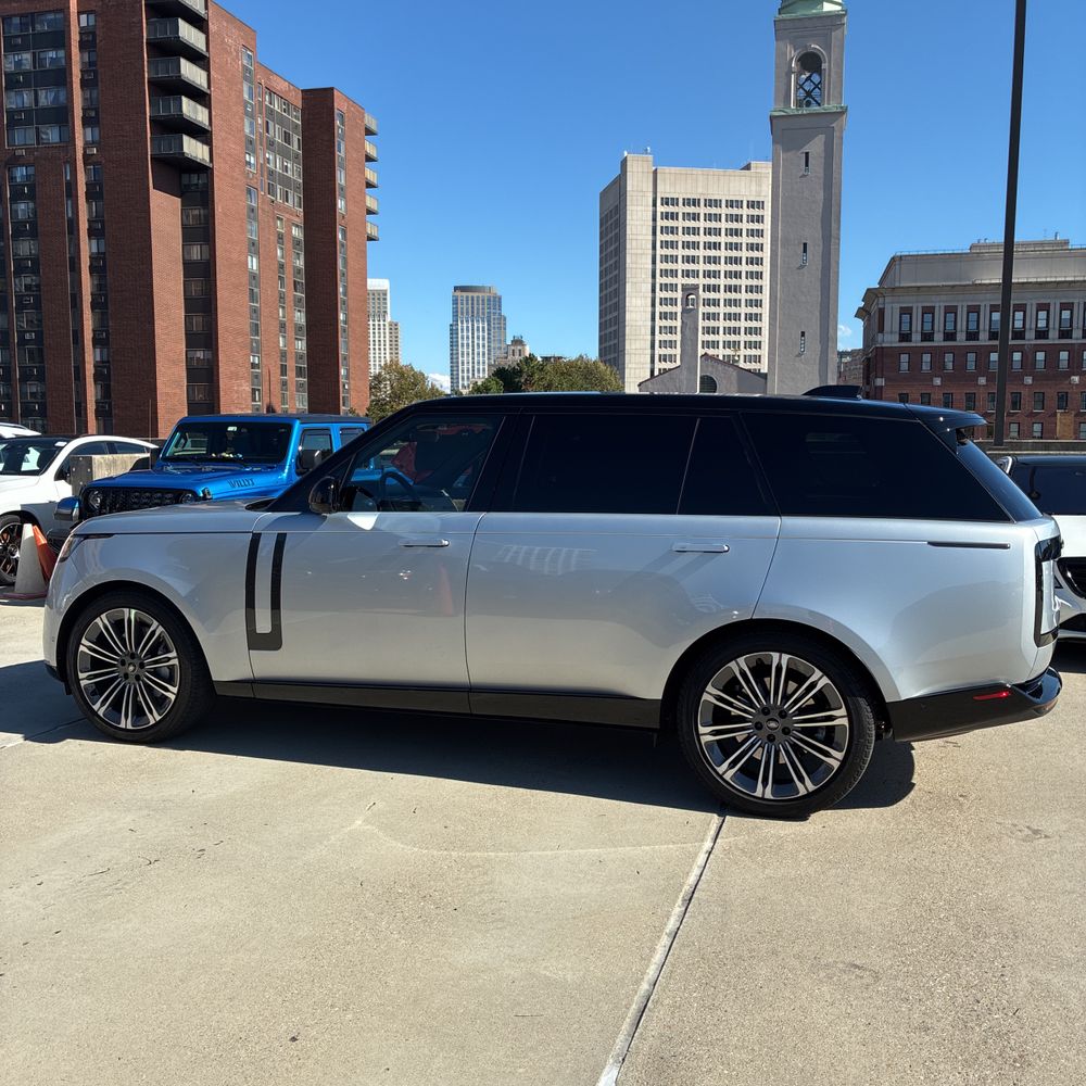2023 Land Rover Range Rover P530 SE LWB