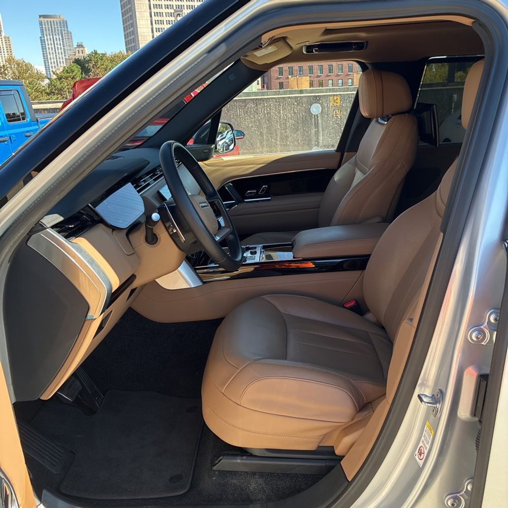 2023 Land Rover Range Rover P530 SE LWB