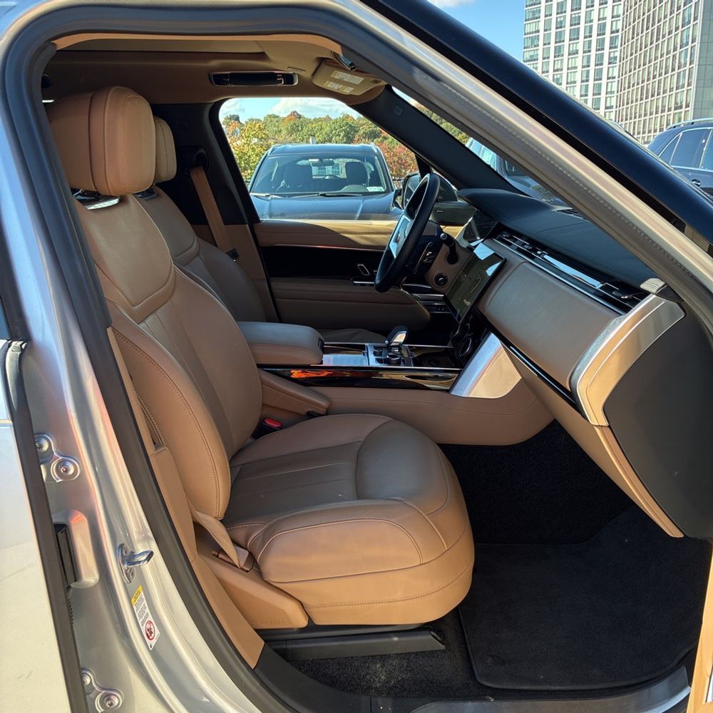 2023 Land Rover Range Rover P530 SE LWB
