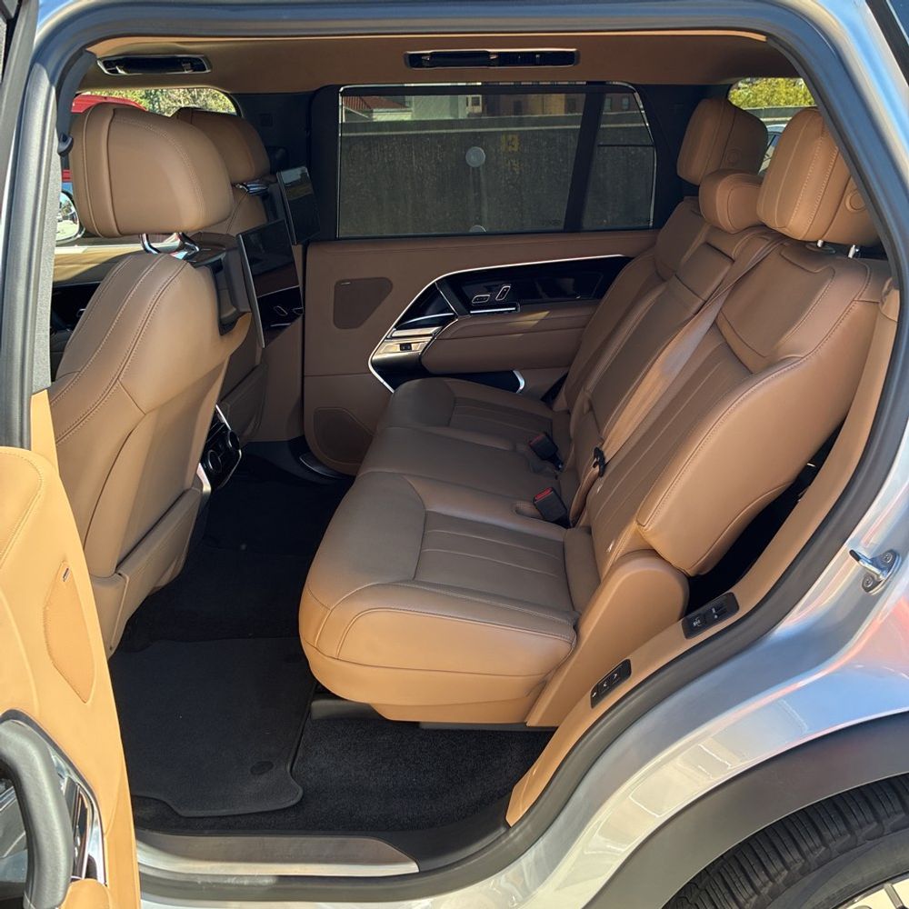 2023 Land Rover Range Rover P530 SE LWB