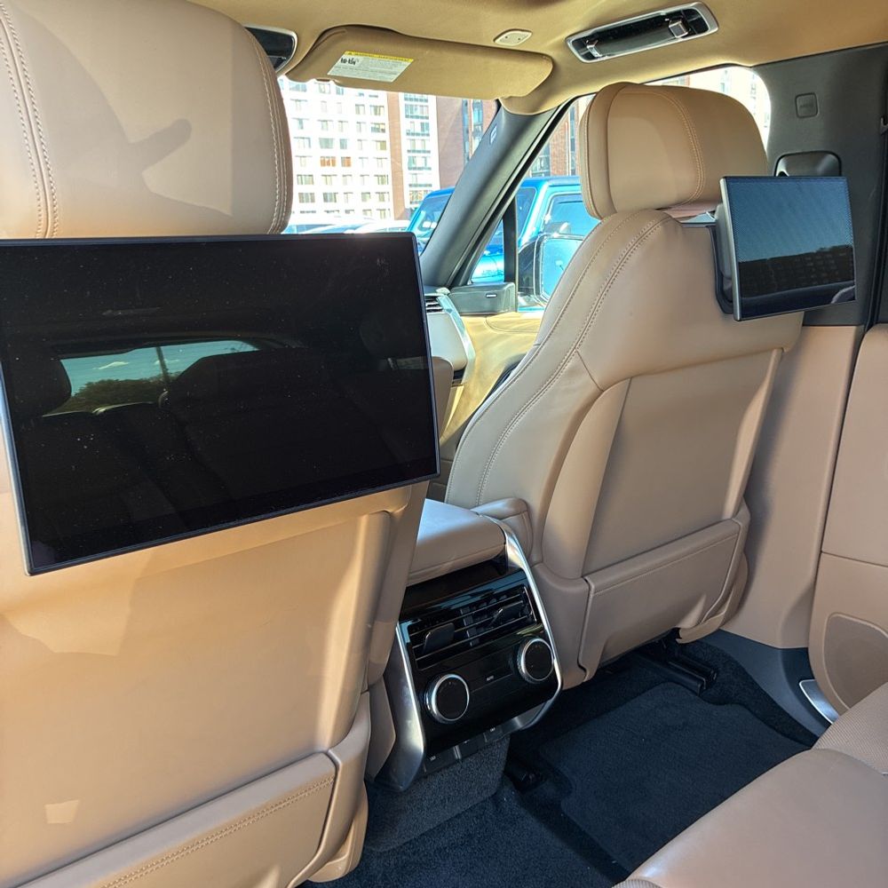 2023 Land Rover Range Rover P530 SE LWB