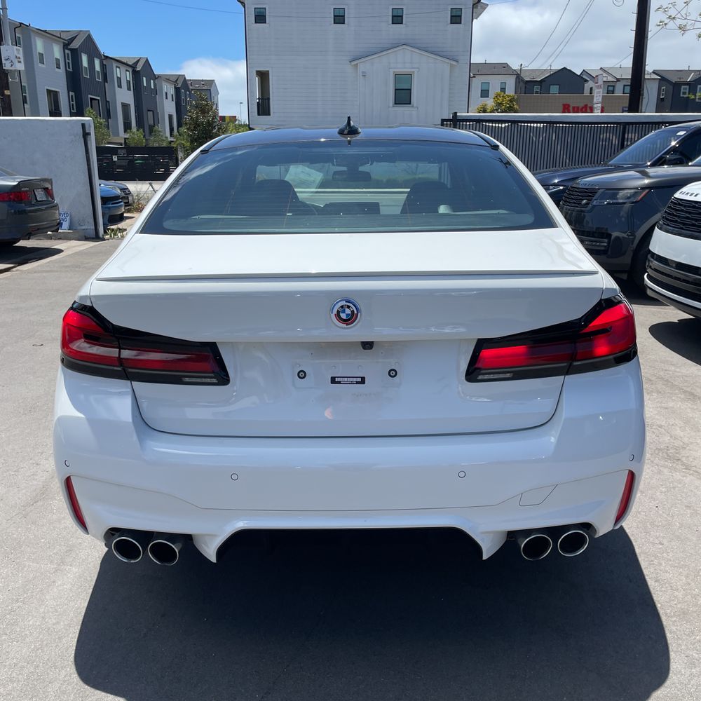 2023 BMW M5