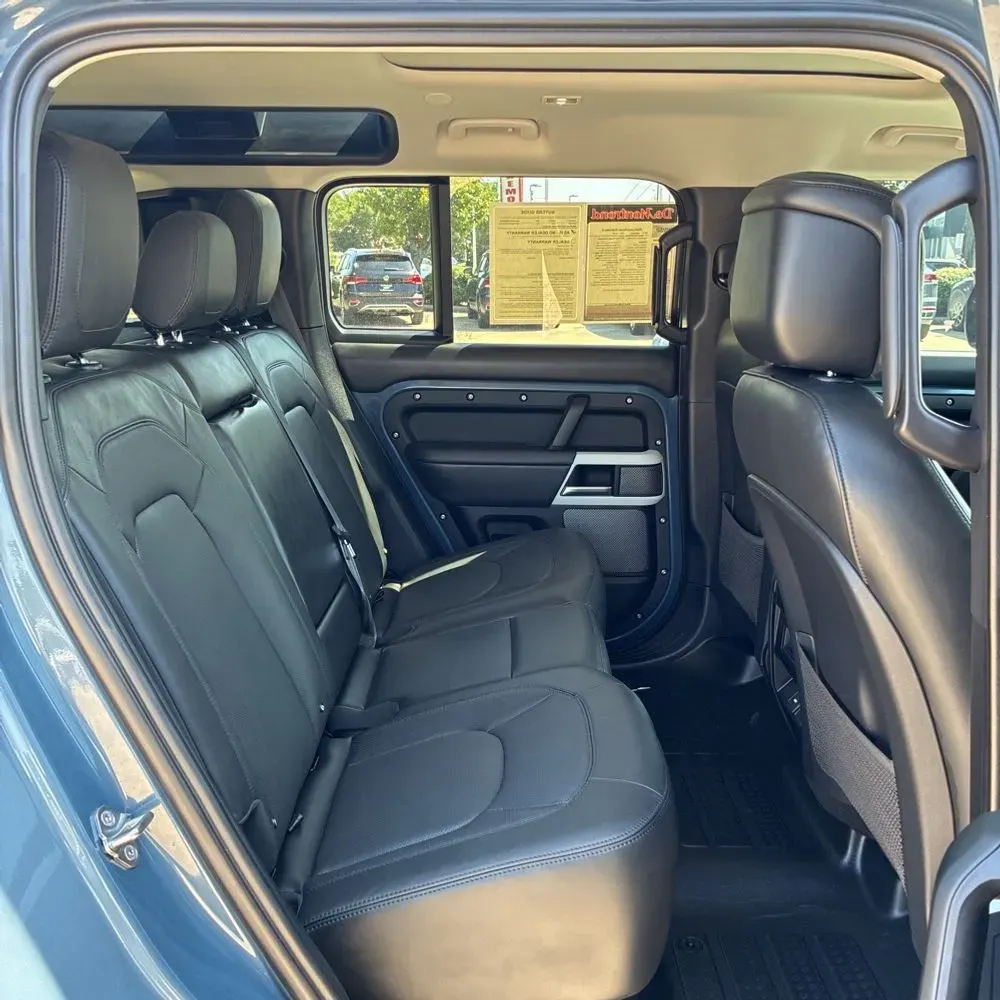 2024 Land Rover Defender 110 S P300