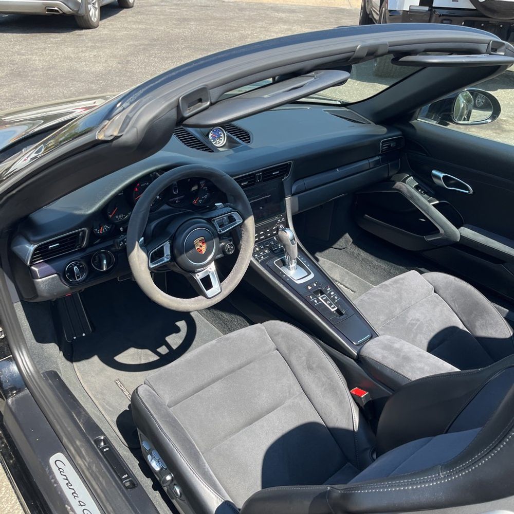 2019 Porsche 911 Carrera 4 GTS