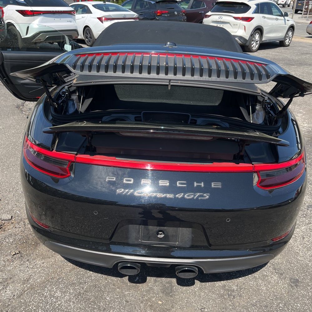 2019 Porsche 911 Carrera 4 GTS