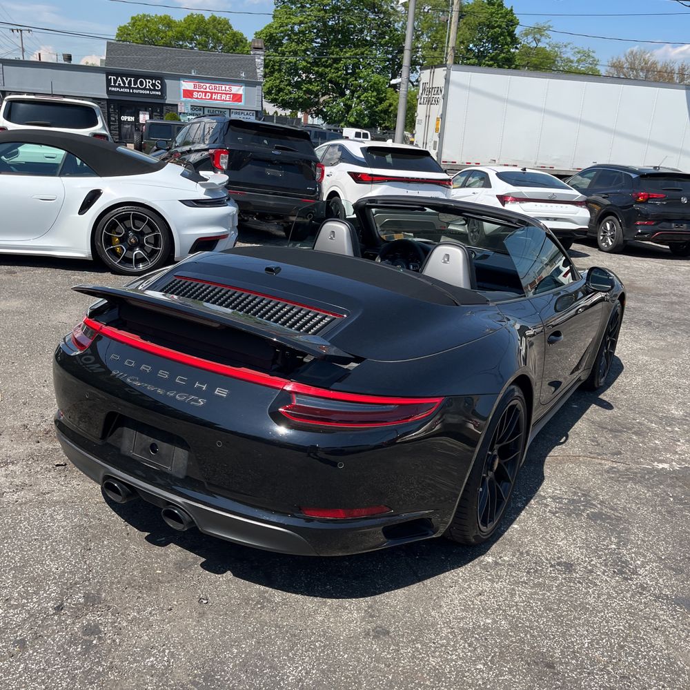 2019 Porsche 911 Carrera 4 GTS
