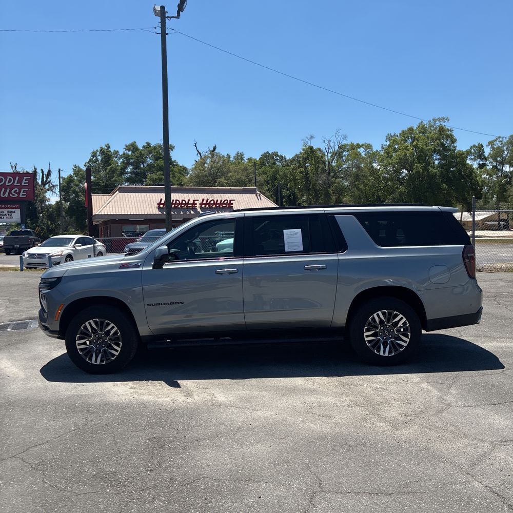 2025 Chevrolet Suburban Z71