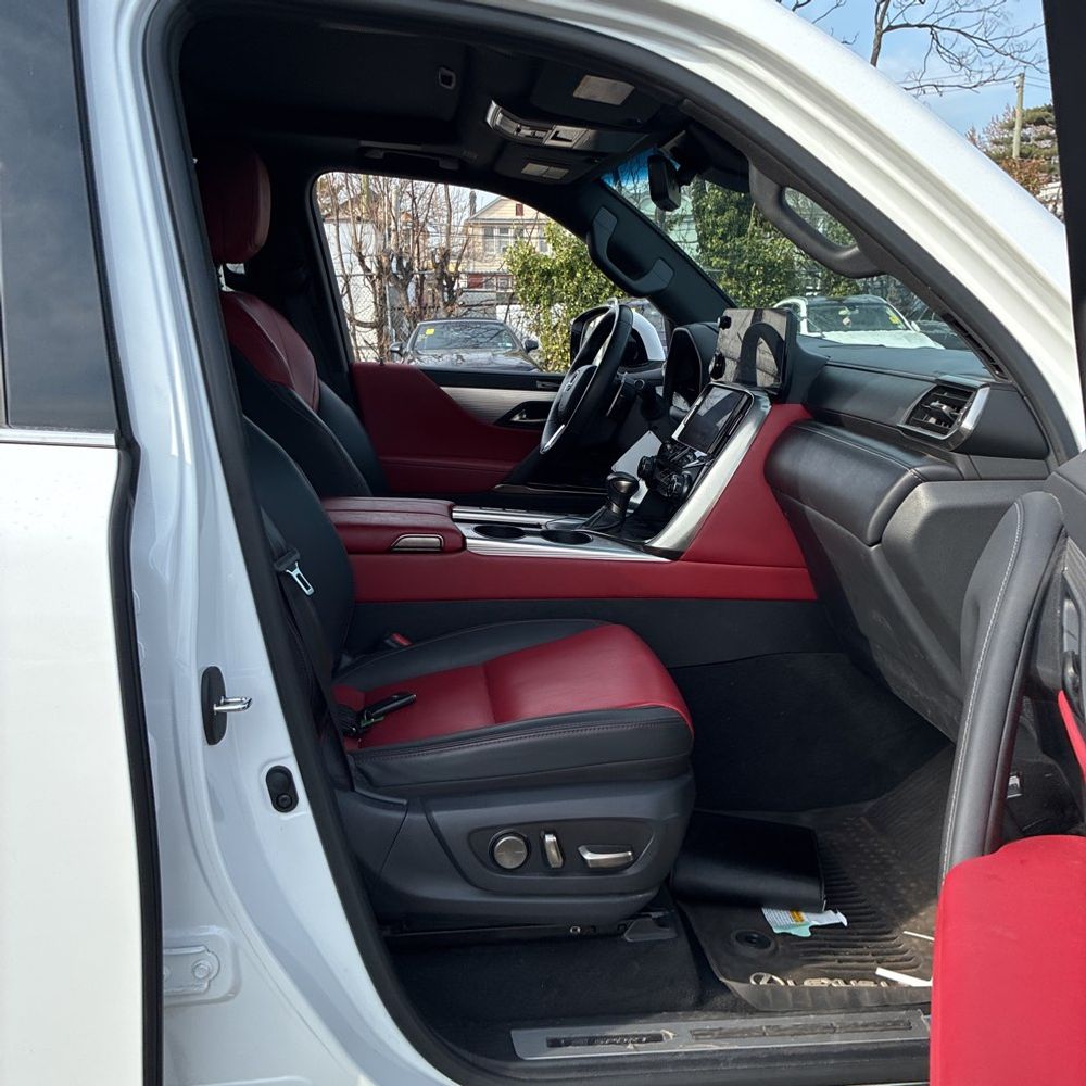 2024 Lexus LX 600 F SPORT Handling