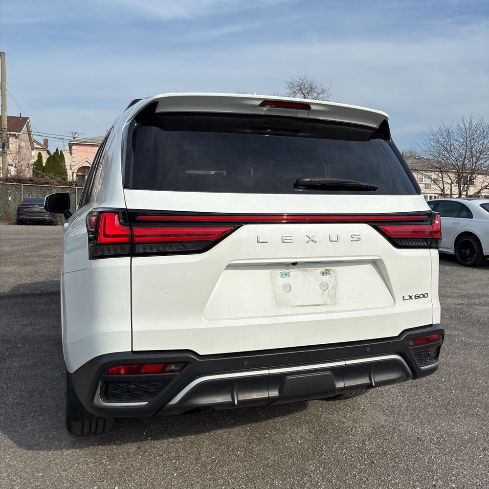 2024 Lexus LX 600 F SPORT Handling