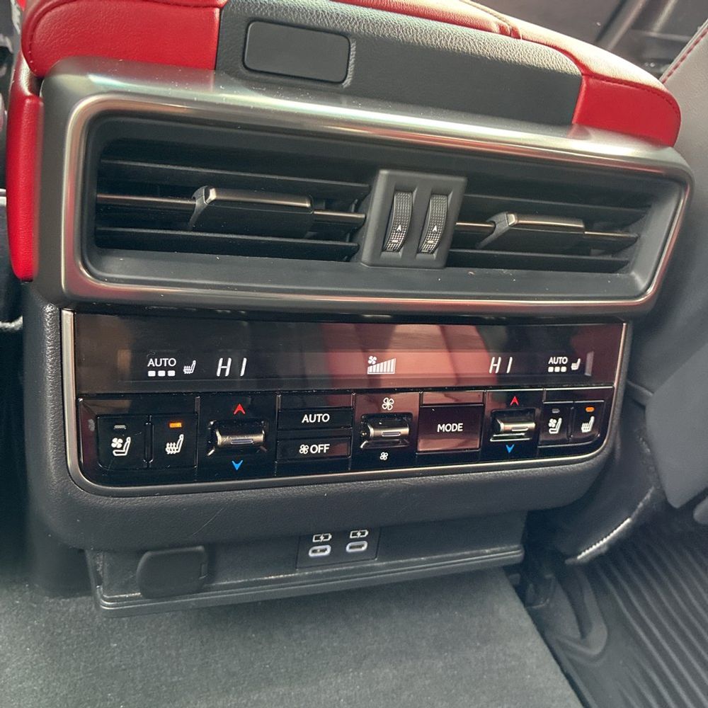 2024 Lexus LX 600 F SPORT Handling