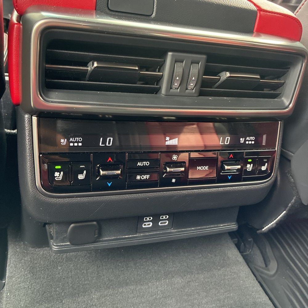 2024 Lexus LX 600 F SPORT Handling