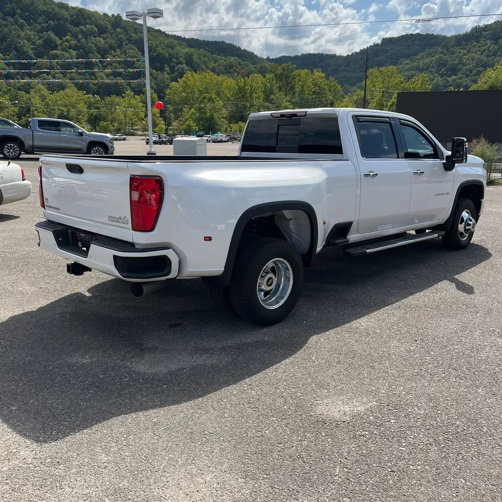 2022 Chevrolet Silverado 3500HD High Country