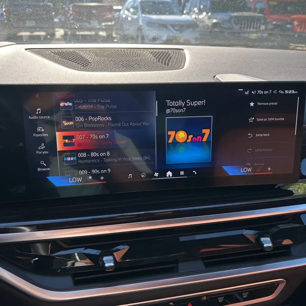 2025 BMW X7 M60i
