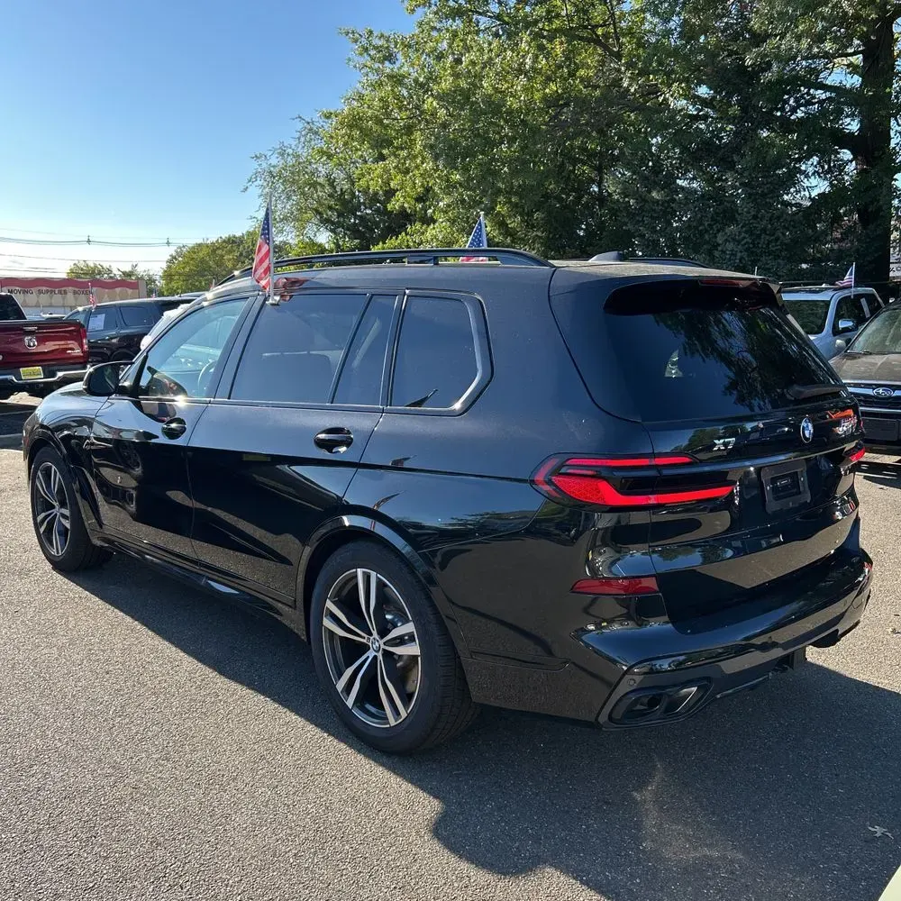 2025 BMW X7 M60i