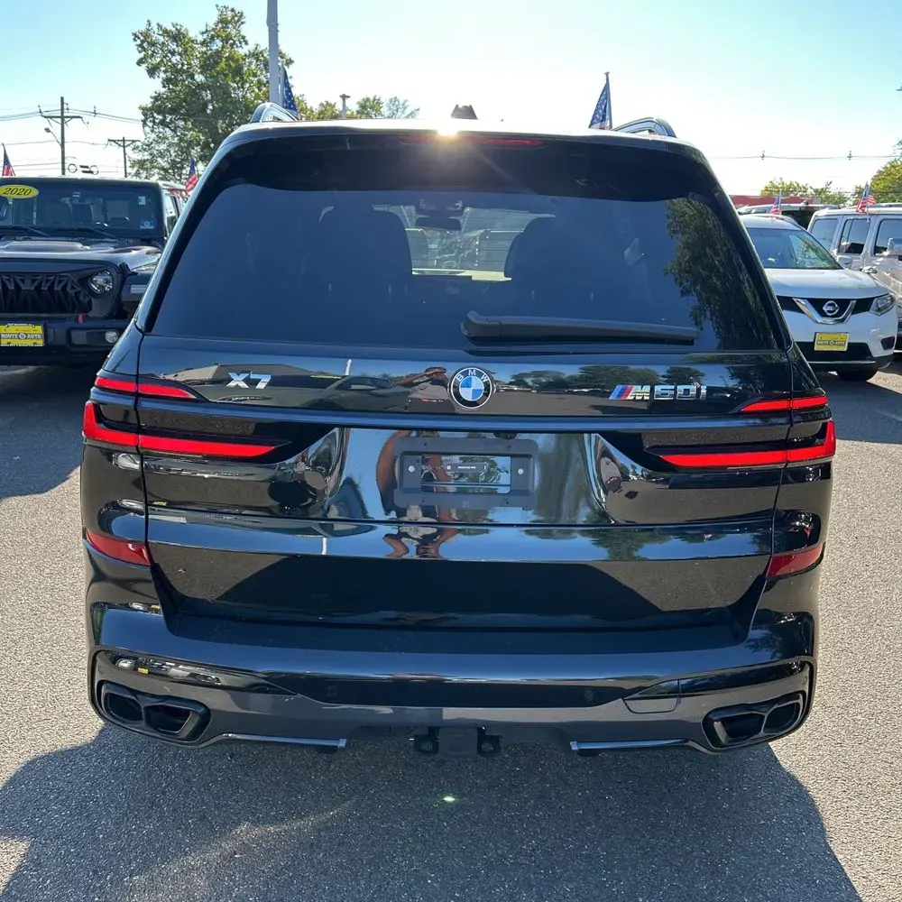 2025 BMW X7 M60i