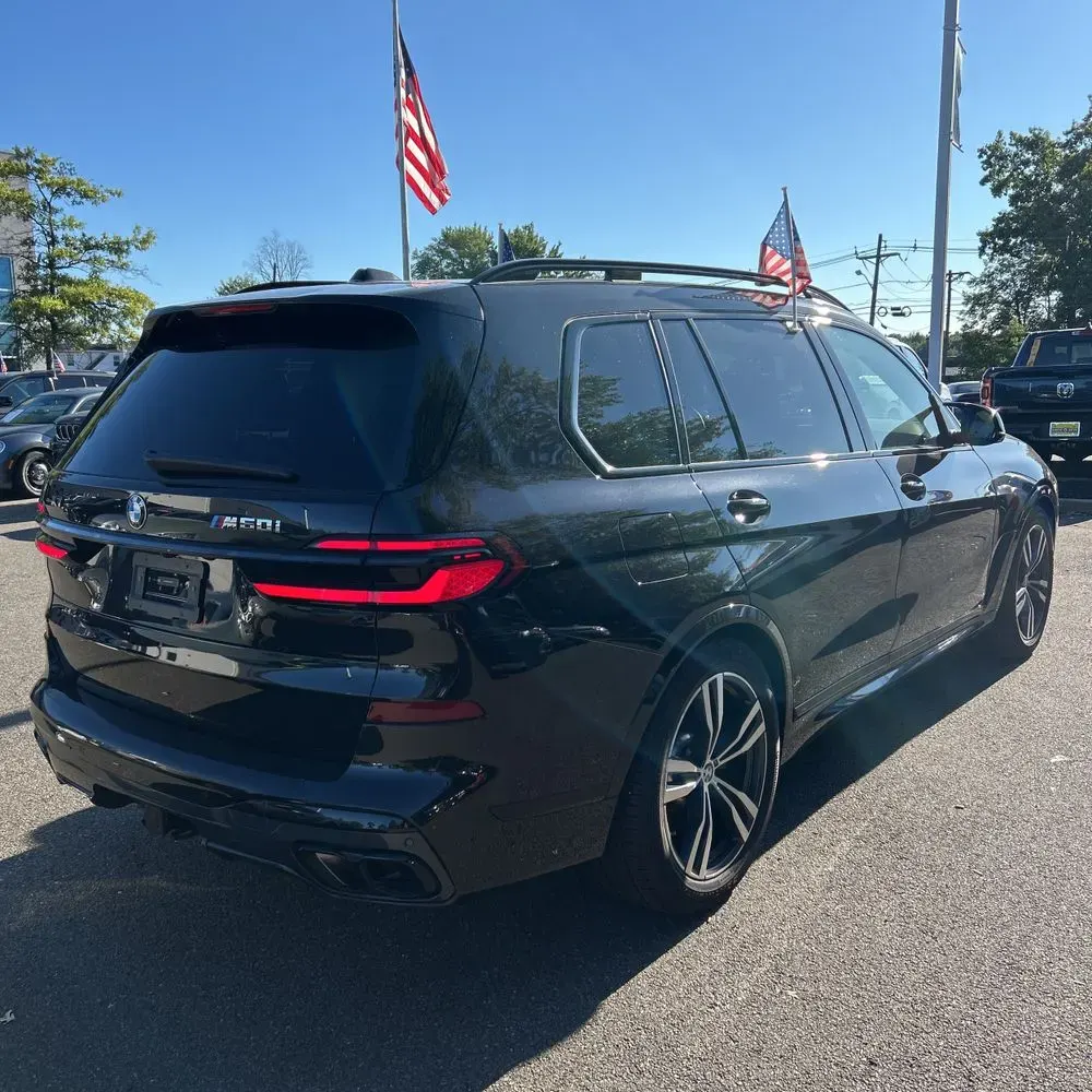 2025 BMW X7 M60i