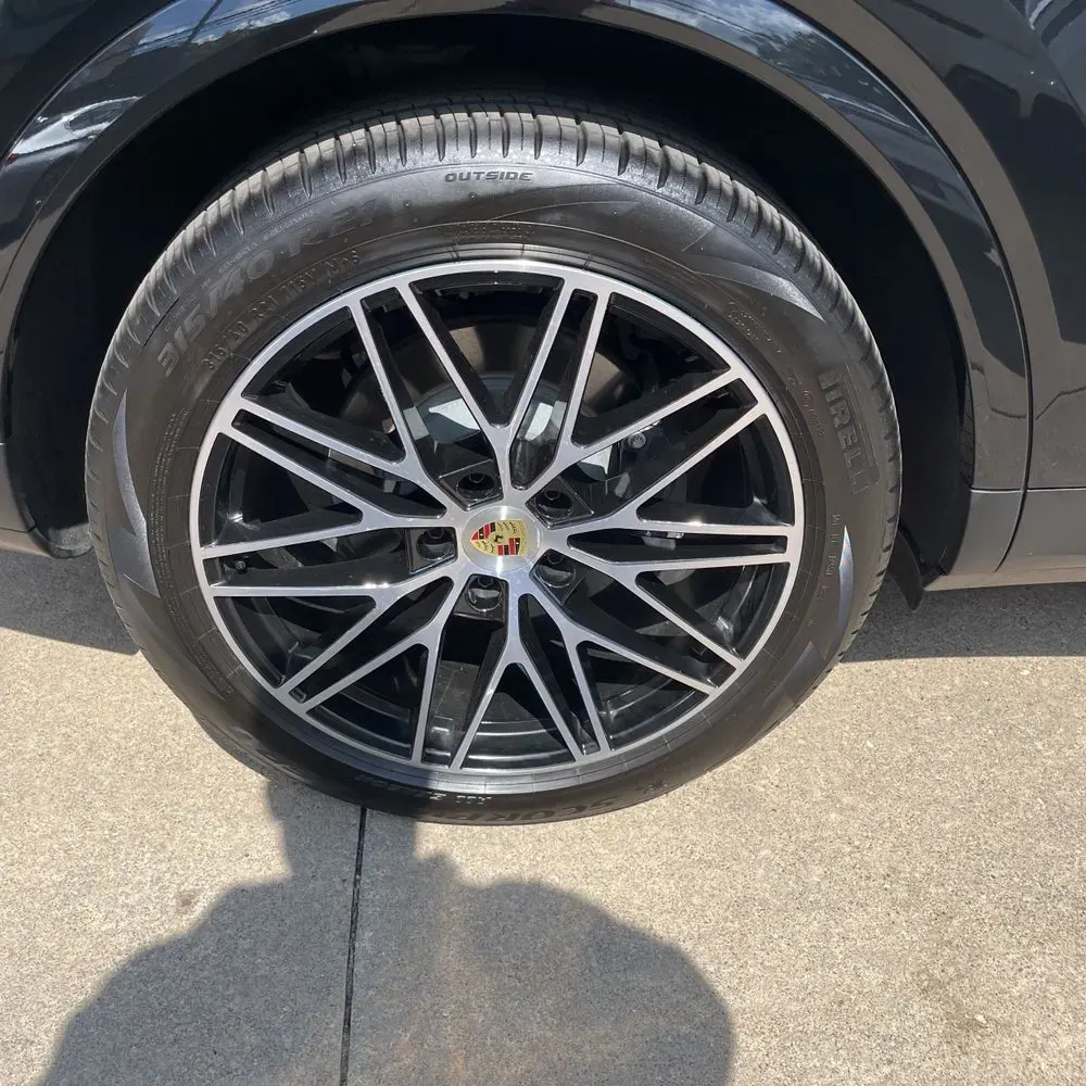 2024 Porsche Cayenne Base