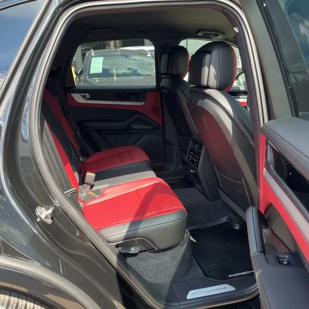 2024 Porsche Cayenne Base
